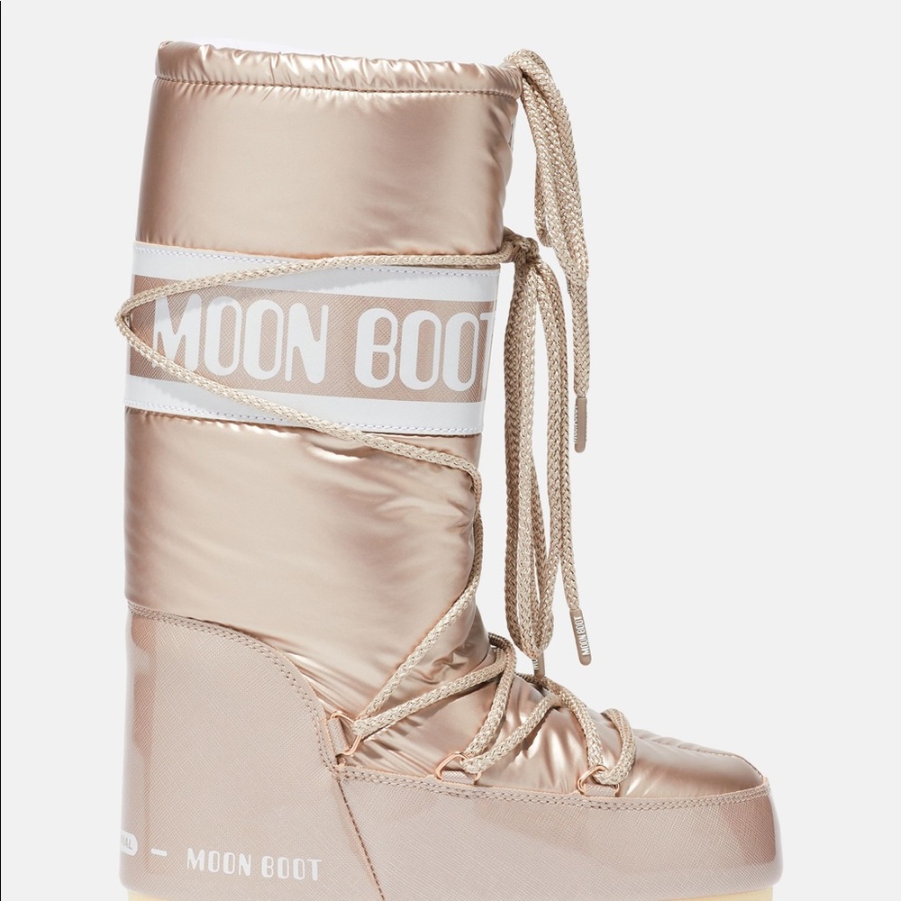Moon boots